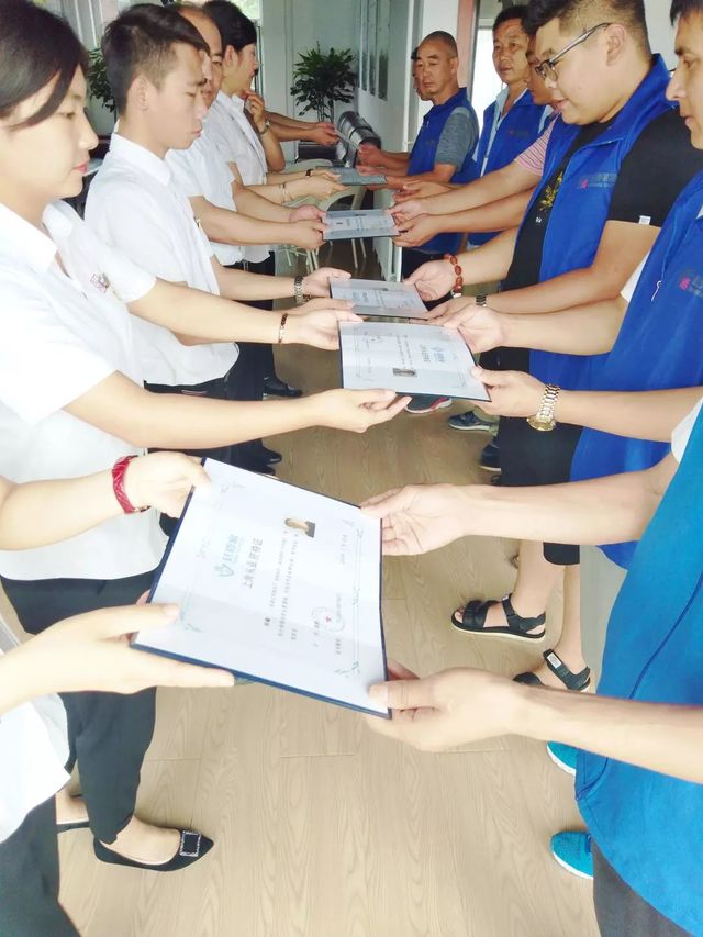乾港學校學員畢業